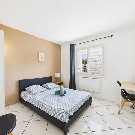 아파트 Bright Apartment, 3 Bedrooms 발랑스