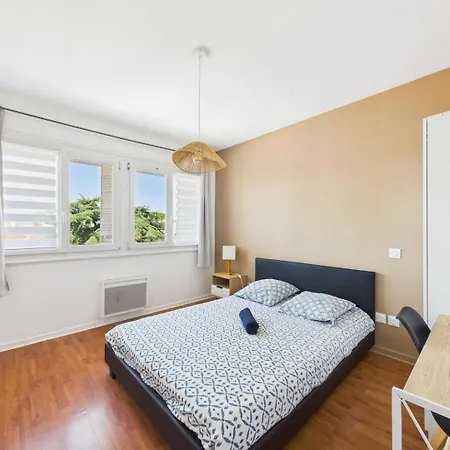 Bright Apartment, 3 Bedrooms 발랑스